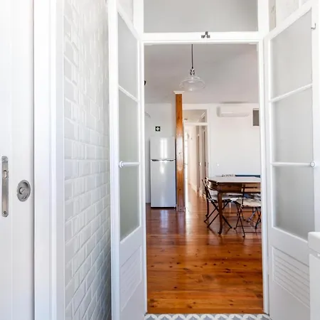 White & Blue Vintage In Graca * Lisboa