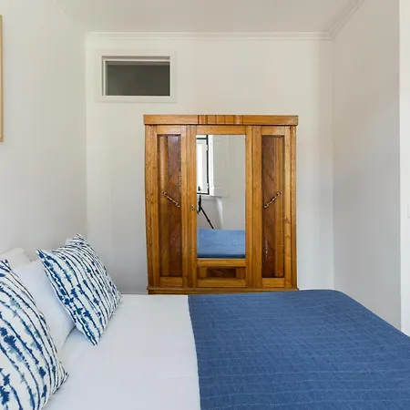 White & Blue Vintage In Graca Apartamento