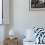 Апартаменты Art Gallery Graca 2Br With Blue Tiles & River View By Nestatlisbon Лиссабон