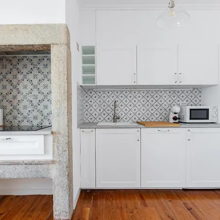 Art Gallery Graca 2br With Blue Tiles & River View By Nestatlisbon Apartment