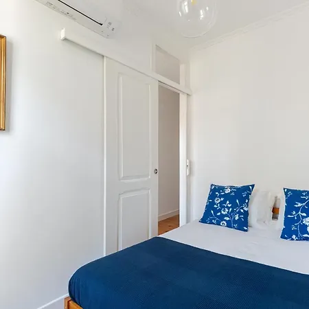 Art Gallery Graca 2br With Blue Tiles & River View By Nestatlisbon *