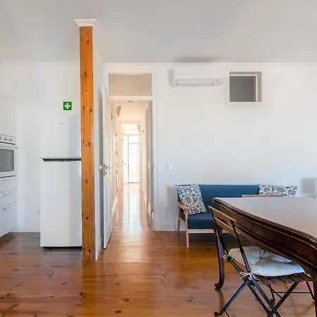 Art Gallery Graca 2br With Blue Tiles & River View By Nestatlisbon *