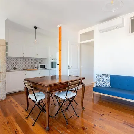 White & Blue Vintage In Graca Apartment Lisbon