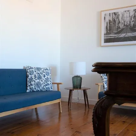 White & Blue Vintage In Graca * Lisbon
