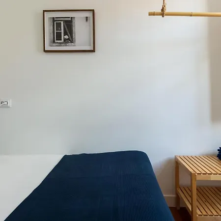 White & Blue Vintage In Graca Apartment