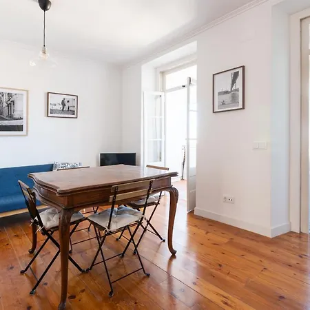 White & Blue Vintage In Graca