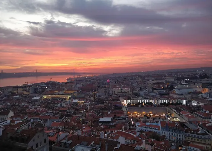 White & Blue Vintage In Graca * Lisbona