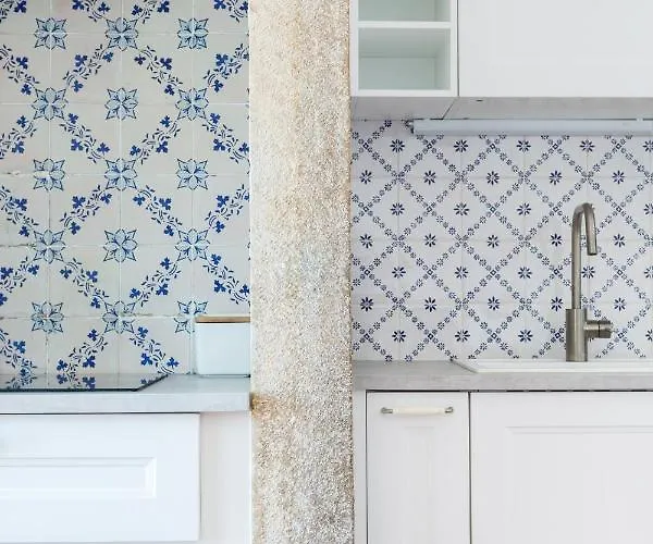 White & Blue Vintage In Graca *