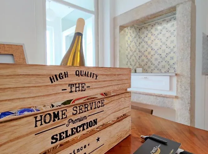 White & Blue Vintage In Graca Lisbona