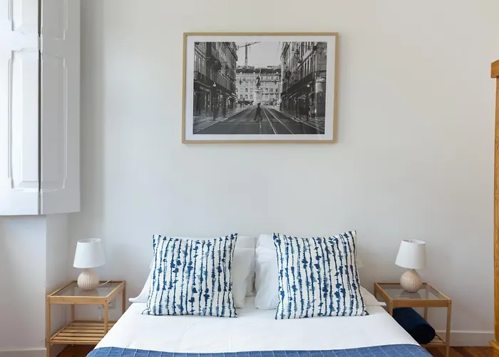 White & Blue Vintage In Graca